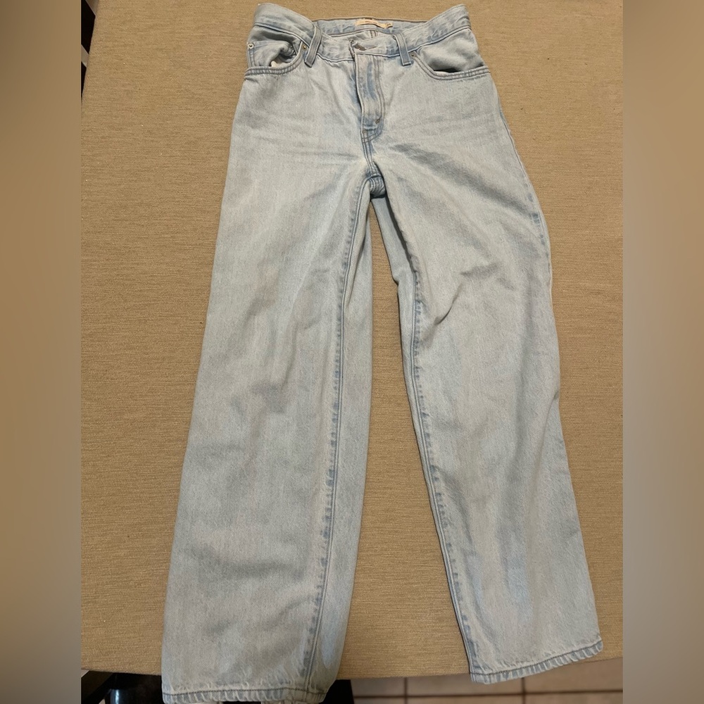 Levi’s dads baggy jeans